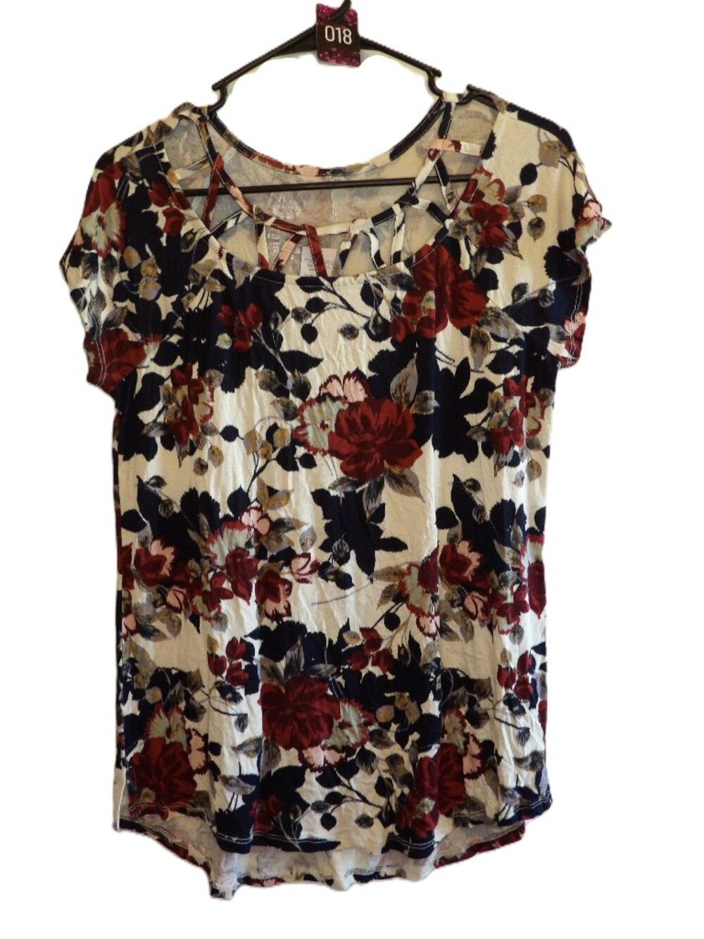 24/7, NWT white, red and blue floral tee with neckline detail (Women's Small)